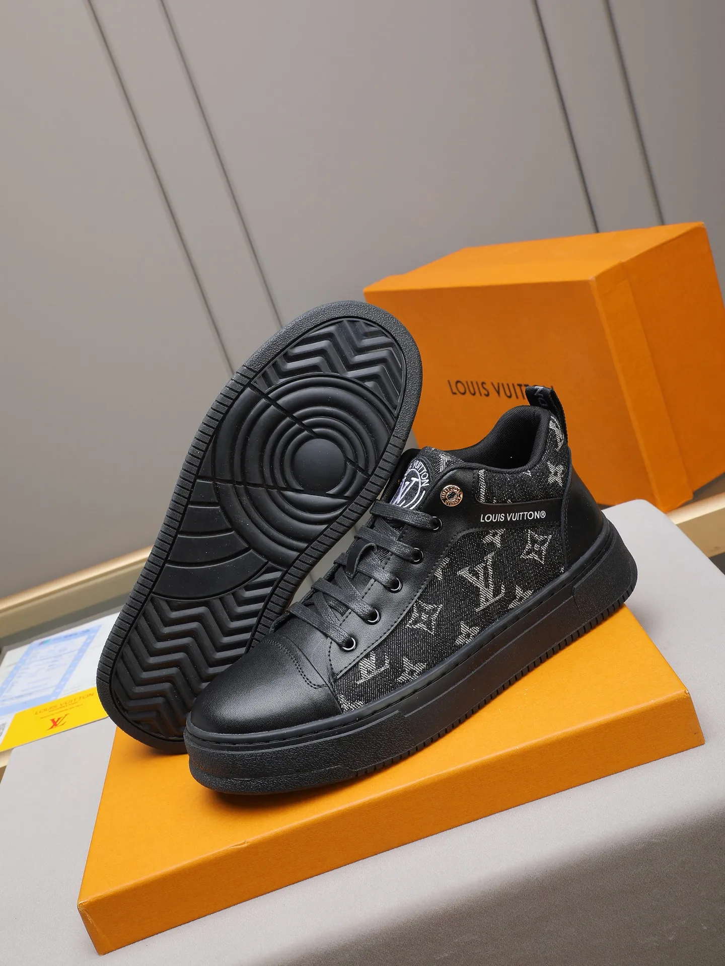 PP420 High Top Men's [LV] High top classic hot style in autumn and winter💝 👣👣Perfect last shape, beautiful design style 💋 💋This winter is no longer cold😢😢Cow leather + LV special material + non-slip and wear-resistant rubber outsole🎩A must-have for trendy men❗Number: 38-44 (45 custom-made) The real thing looks better🎬The real thing looks better👅, two colors to choose from